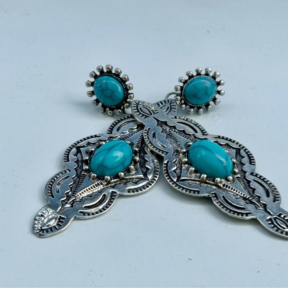 Western SilverTone Dangle Earrings With Turquoise Style Stones - Picture 3 of 4